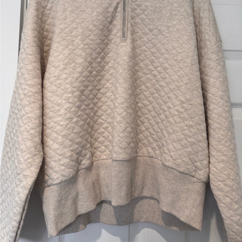 Auth.✅ NWOT Women’s Banana Republic “Heathered Oatmeal” Quilted 1/4 Zip Size XL🤍 - Picture 4 of 10